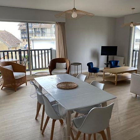 Appartement 65M2 Avec Balcon Vues Mer A 150M De La Plage Et Centre, Wifi Et Parking Prive ブロンヴィル・シュル・メール エクステリア 写真