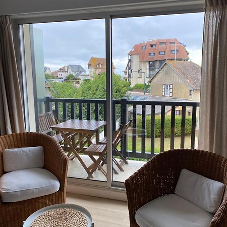 Appartement 65M2 Avec Balcon Vues Partielles Mer A 150M De La Plage Et Centre, Wifi Et Parking Prive ブロンヴィル・シュル・メール エクステリア 写真