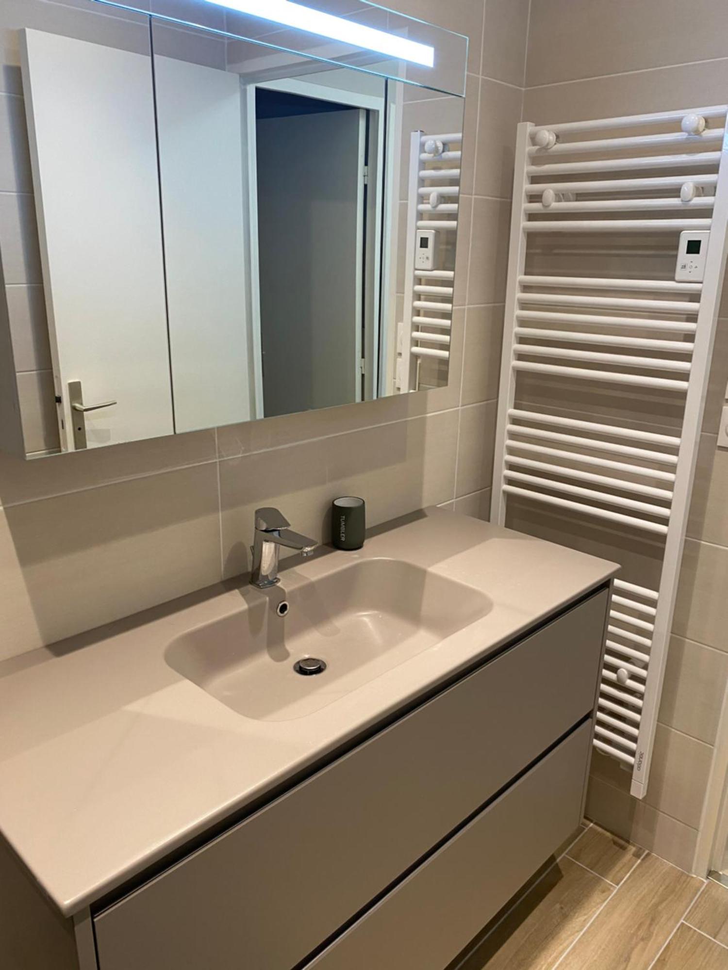 Appartement 65M2 Avec Balcon Vues Partielles Mer A 150M De La Plage Et Centre, Wifi Et Parking Prive ブロンヴィル・シュル・メール エクステリア 写真
