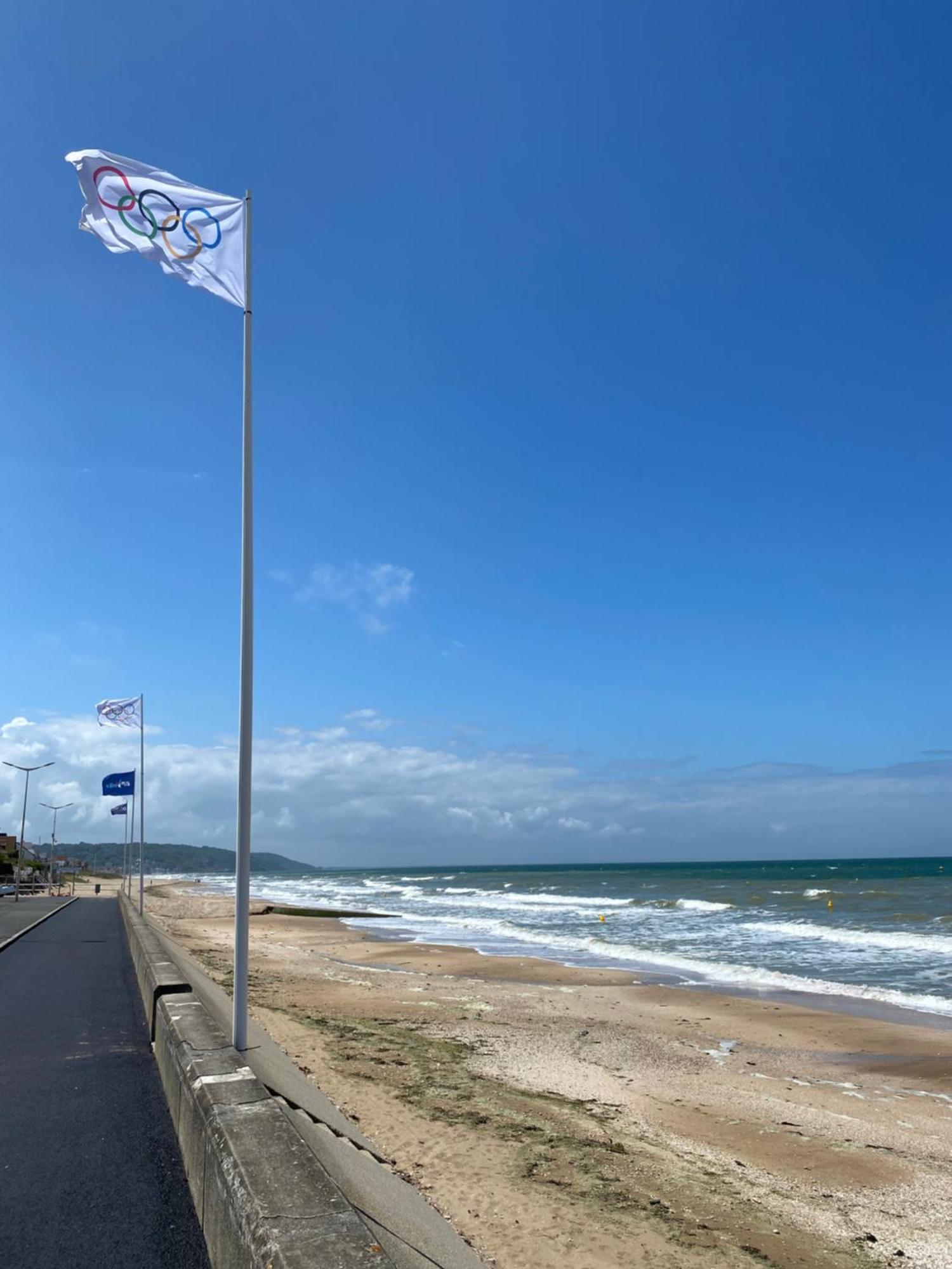 Appartement 65M2 Avec Balcon Vues Partielles Mer A 150M De La Plage Et Centre, Wifi Et Parking Prive ブロンヴィル・シュル・メール エクステリア 写真