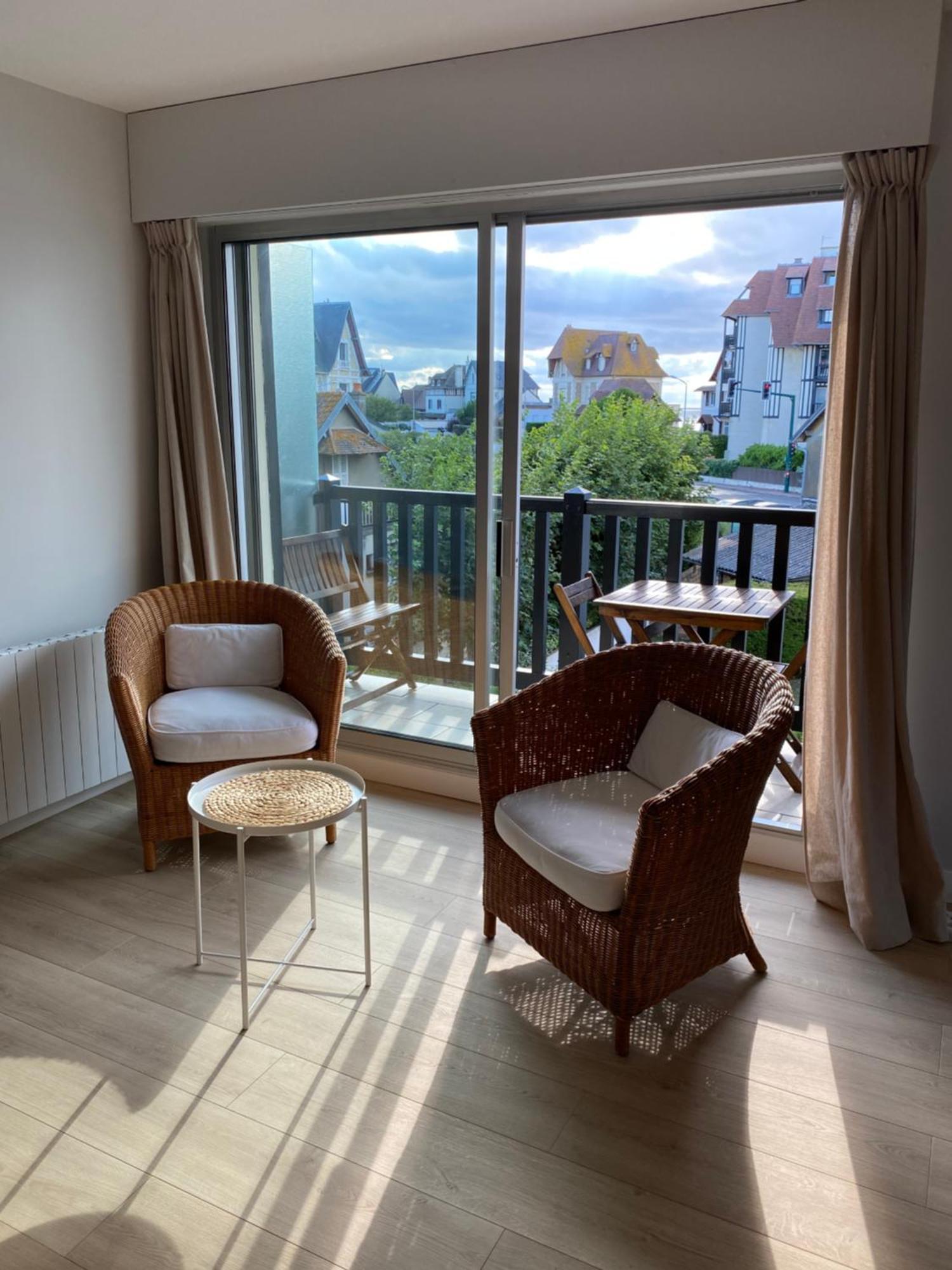 Appartement 65M2 Avec Balcon Vues Partielles Mer A 150M De La Plage Et Centre, Wifi Et Parking Prive ブロンヴィル・シュル・メール エクステリア 写真